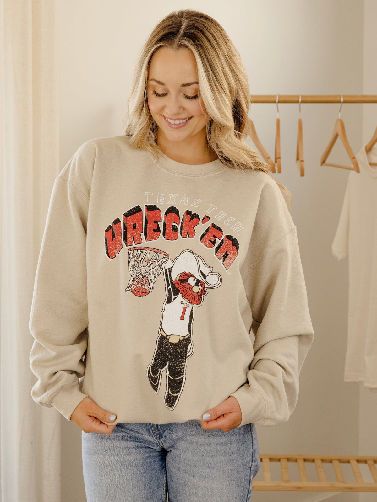 Texas Tech Basketball Mascot Dunk Sand Thrifted Sweatshirt