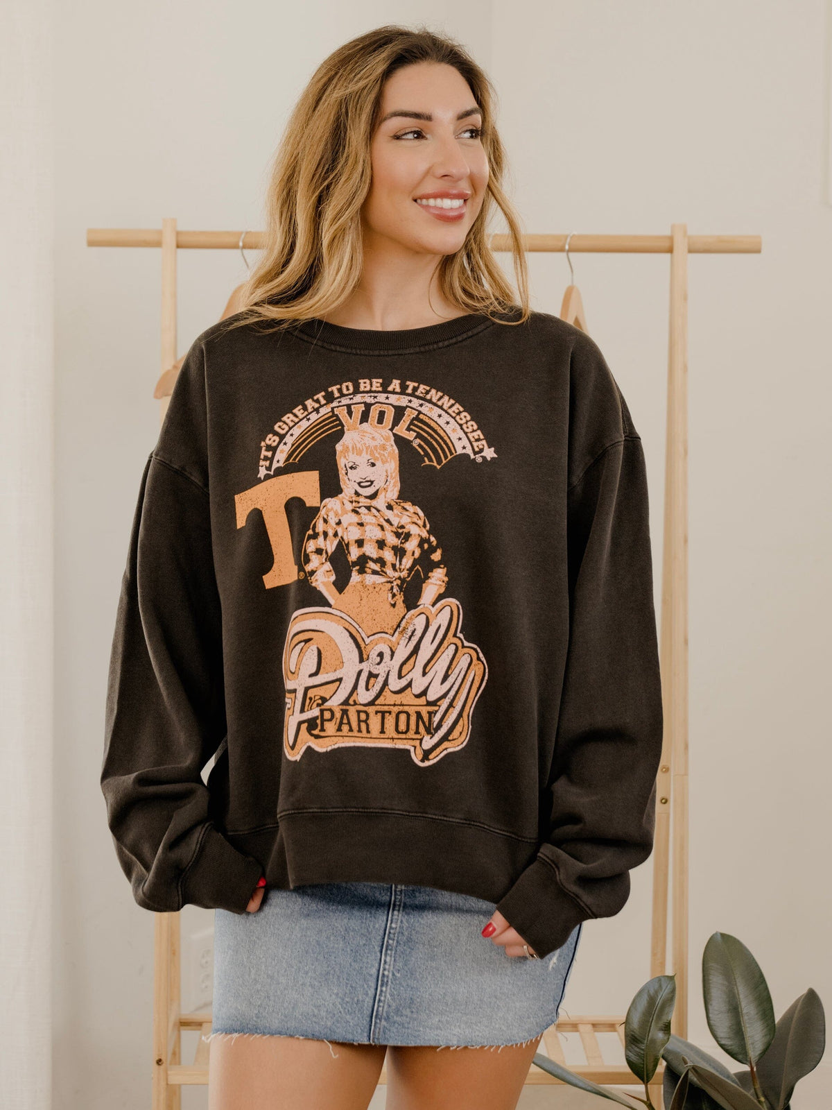 Dolly Parton Great To Be a Tennessee Vol Smoke Hi-Dive Oversized Crew Sweatshirt