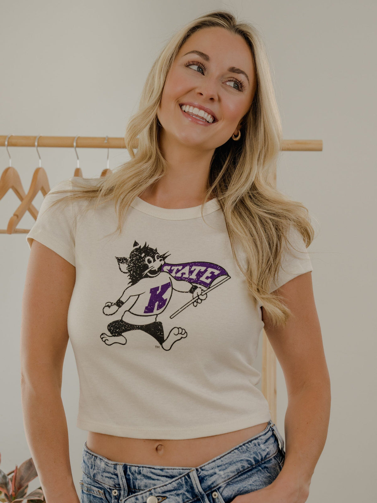 Kansas State Wildcats Mascot Flag Off White Micro Cropped Tee