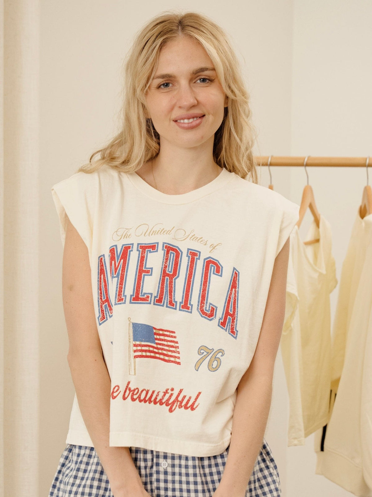 America Wave Arch Off White Tank