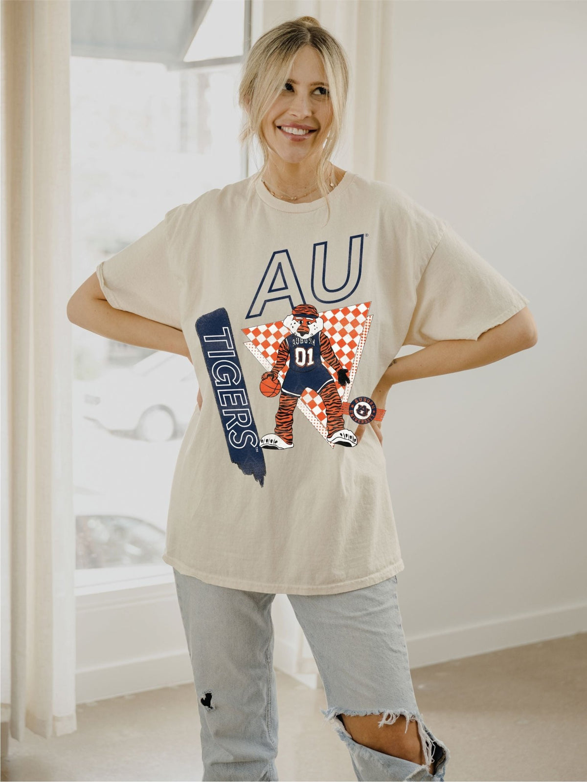 Auburn Tigers Courtside Basketball Off White Thrifted Tee