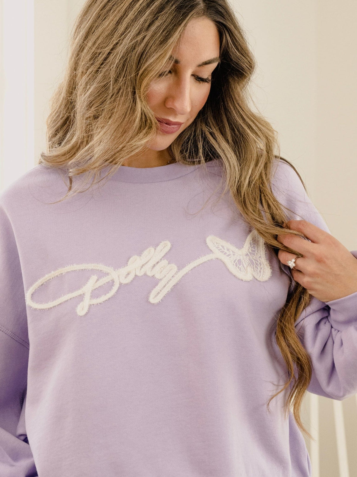 トップス dolly Dolly Parton Tinsel Purple Oversized Crew Sweatshirt | LivyLu