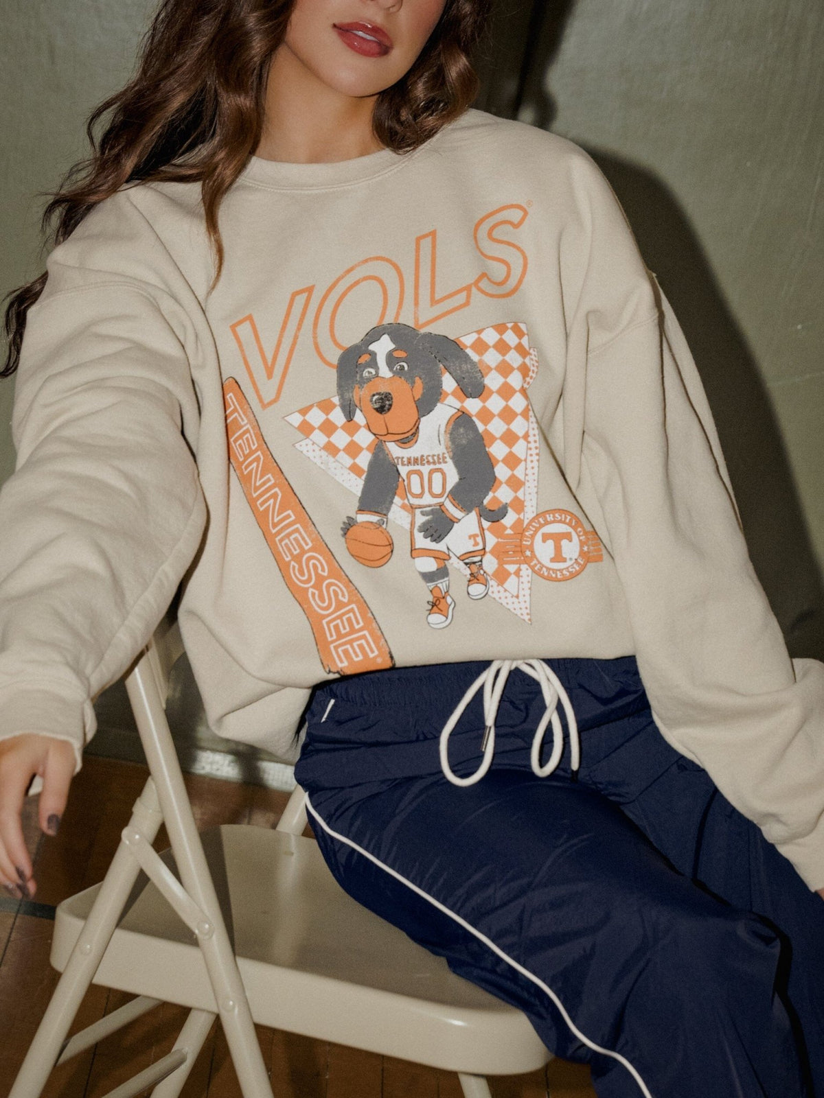 Tennessee Vols Courtside Basketball Sand Thrifted Sweatshirt