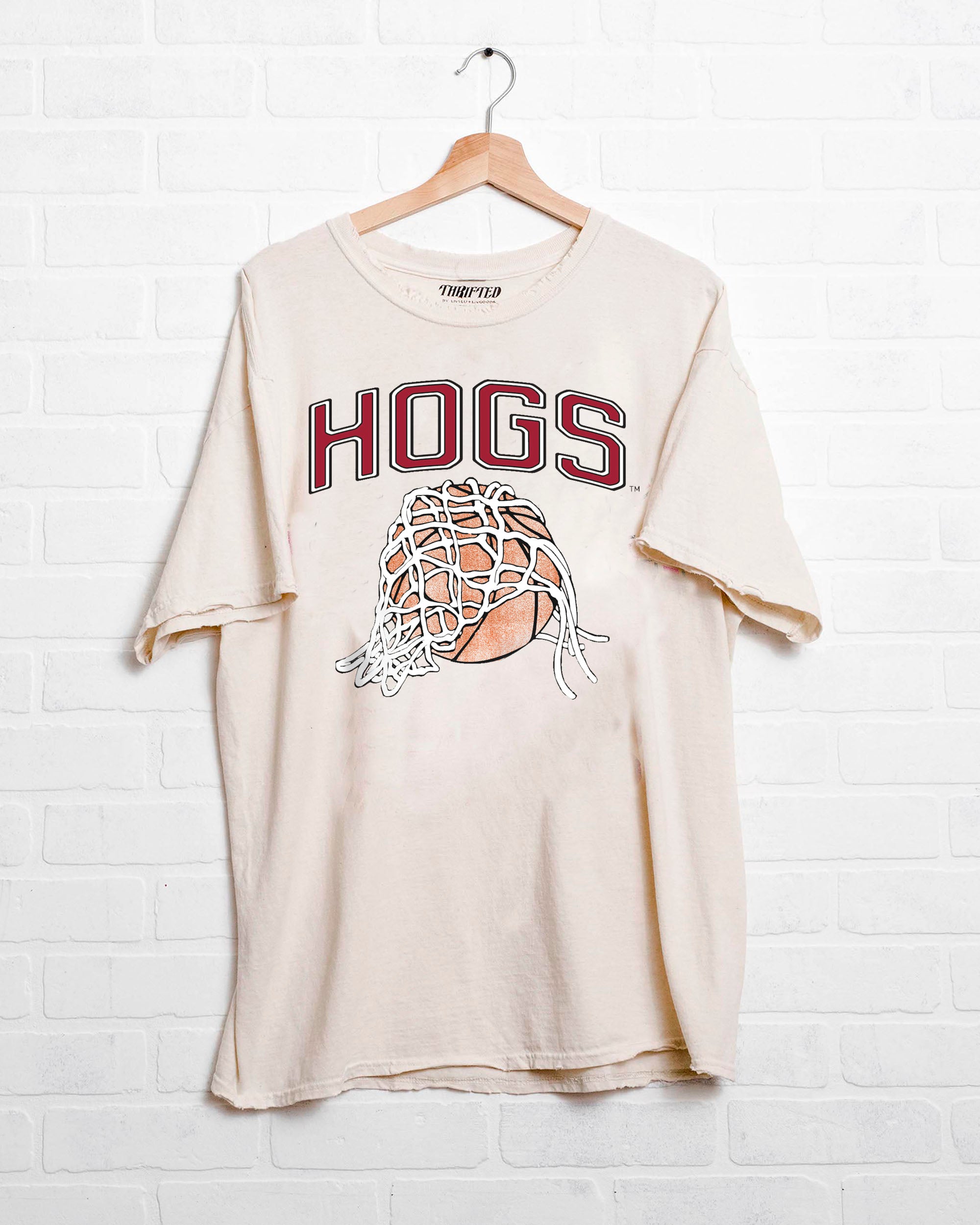 Hogs Basketball Fling Puff Ink Off White Thrifted Tee - shoplivylu