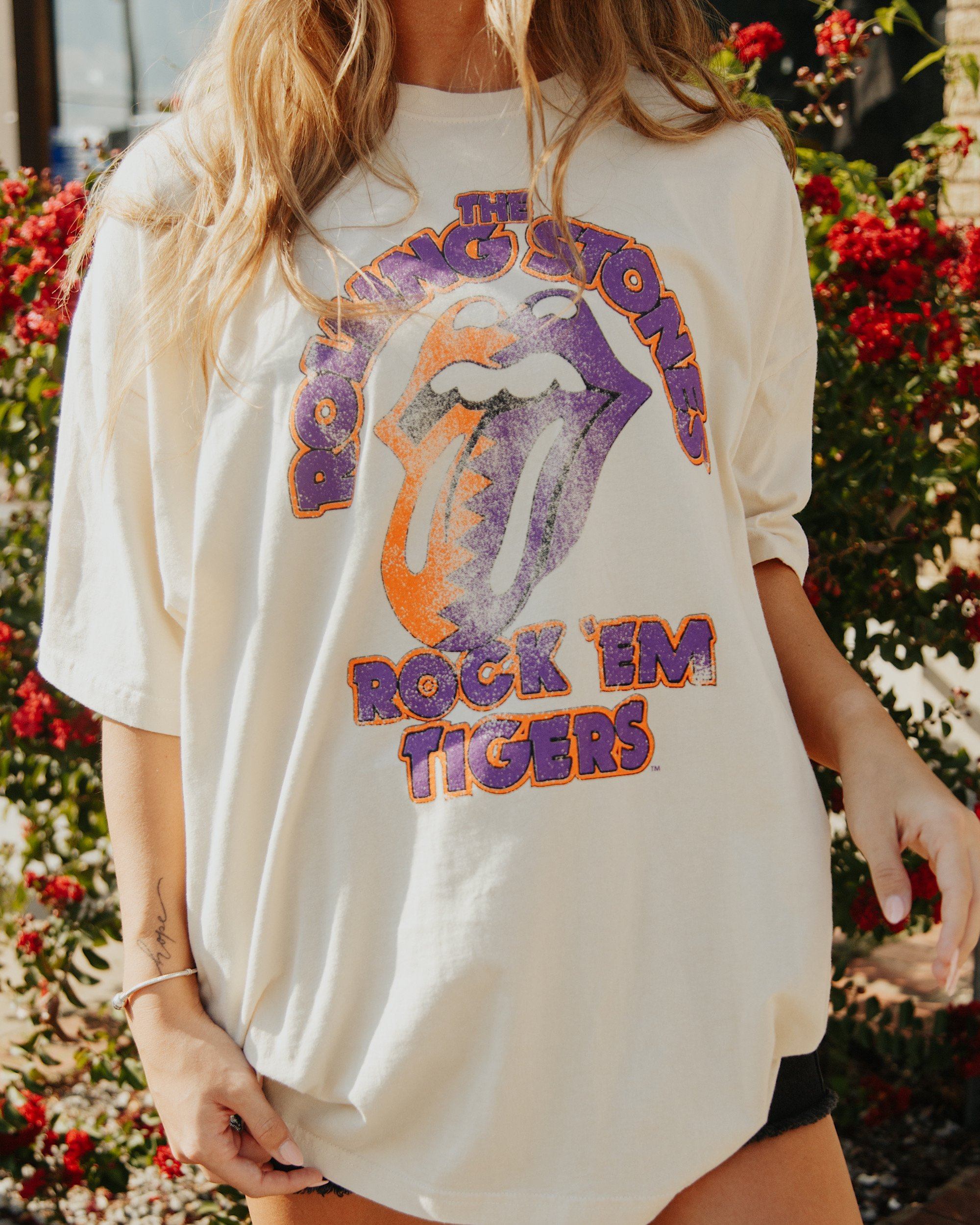 Rolling Stones Rock 'Em Clemson Tigers Off White Thrifted Tee - shoplivylu