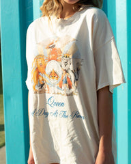 Queen Day at the Races Off White Thrifted Tee - shoplivylu