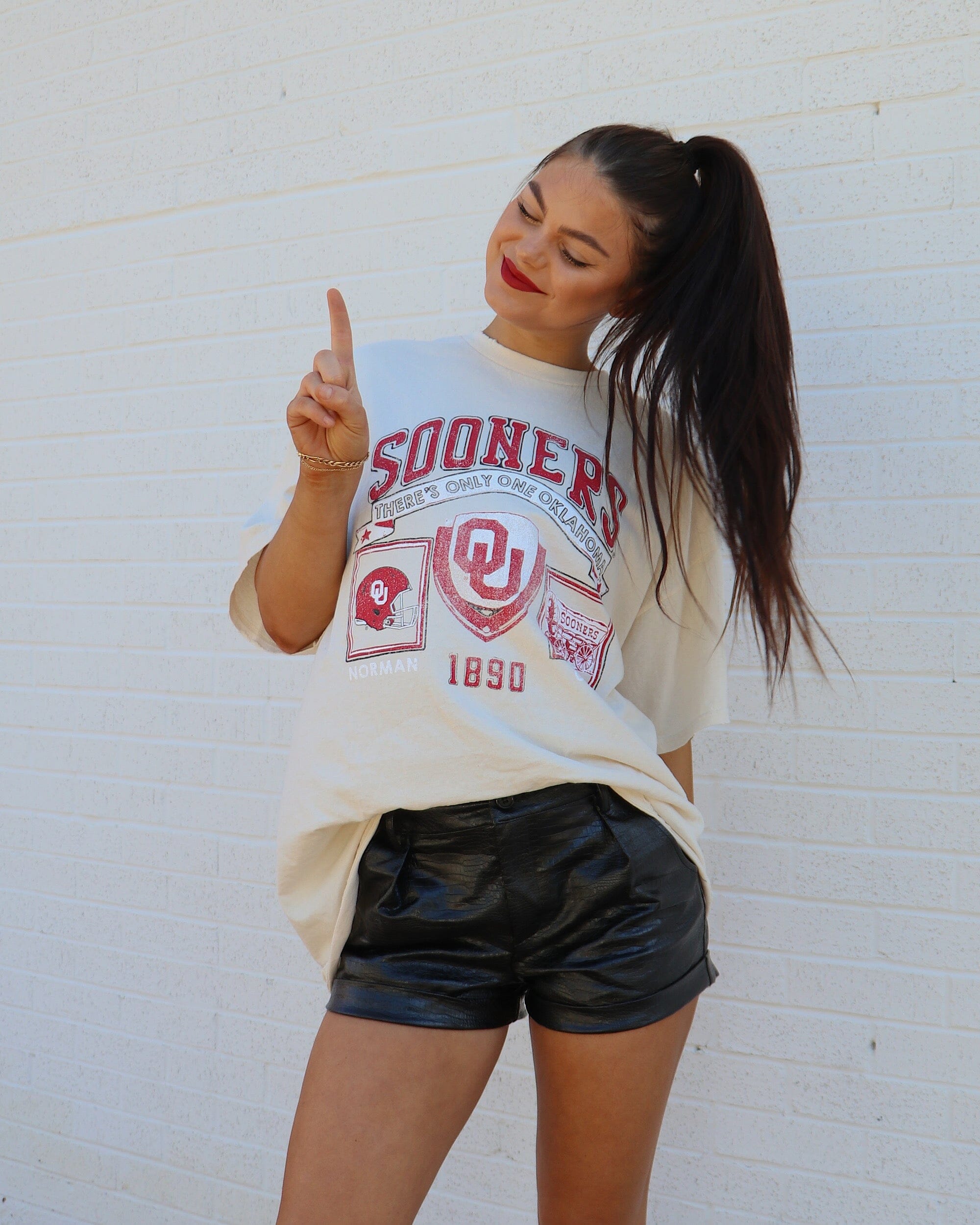 OU Sooners Prep Patch Off White Thrifted Tee - shoplivylu