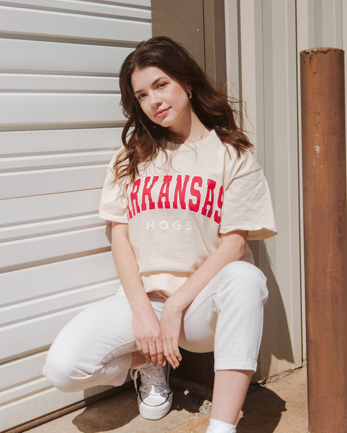 Arkansas Razorbacks Filled Gault Off White Thrifted Tee - shoplivylu