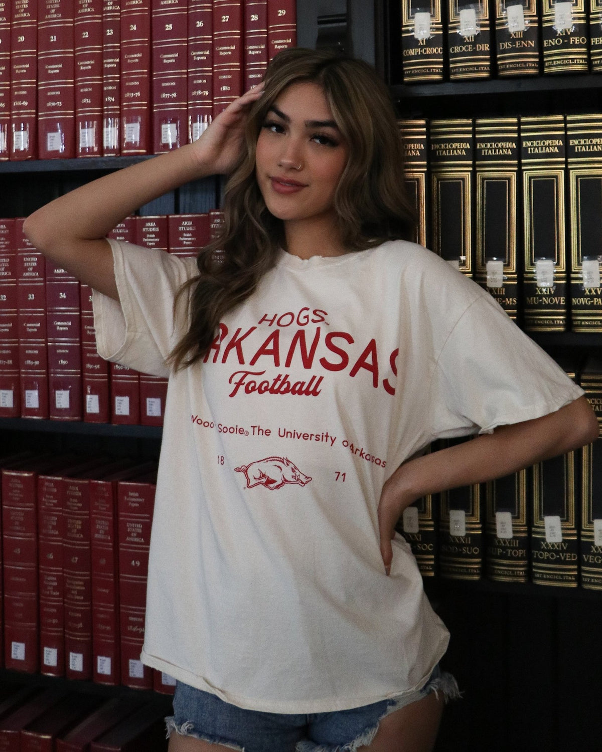 Arkansas Razorbacks Shot Off Off White Thrifted Tee - shoplivylu