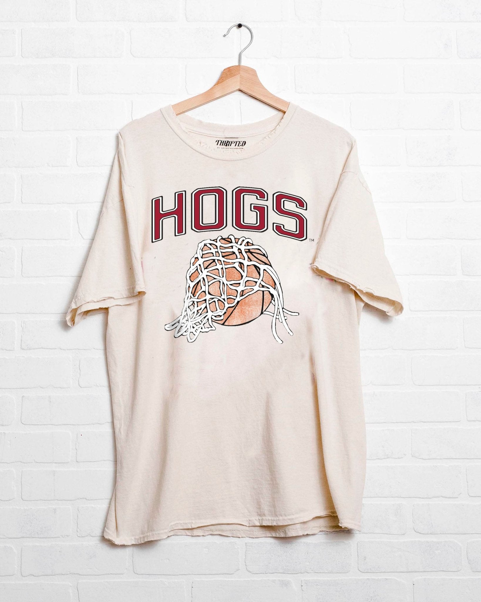 Hogs Basketball Fling Puff Ink Off White Thrifted Tee - shoplivylu