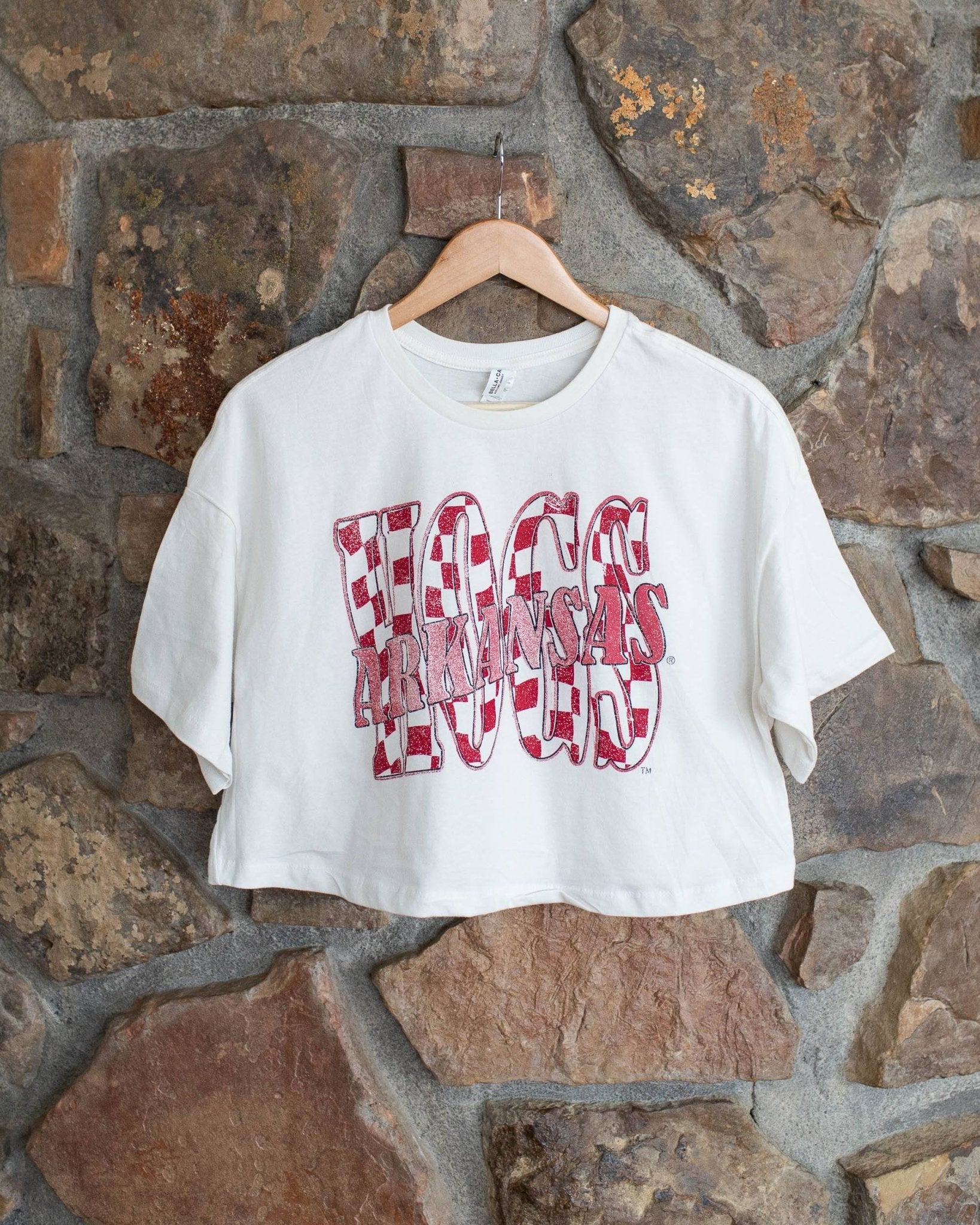 Hogs Twisted Check White Cropped Tee - shoplivylu