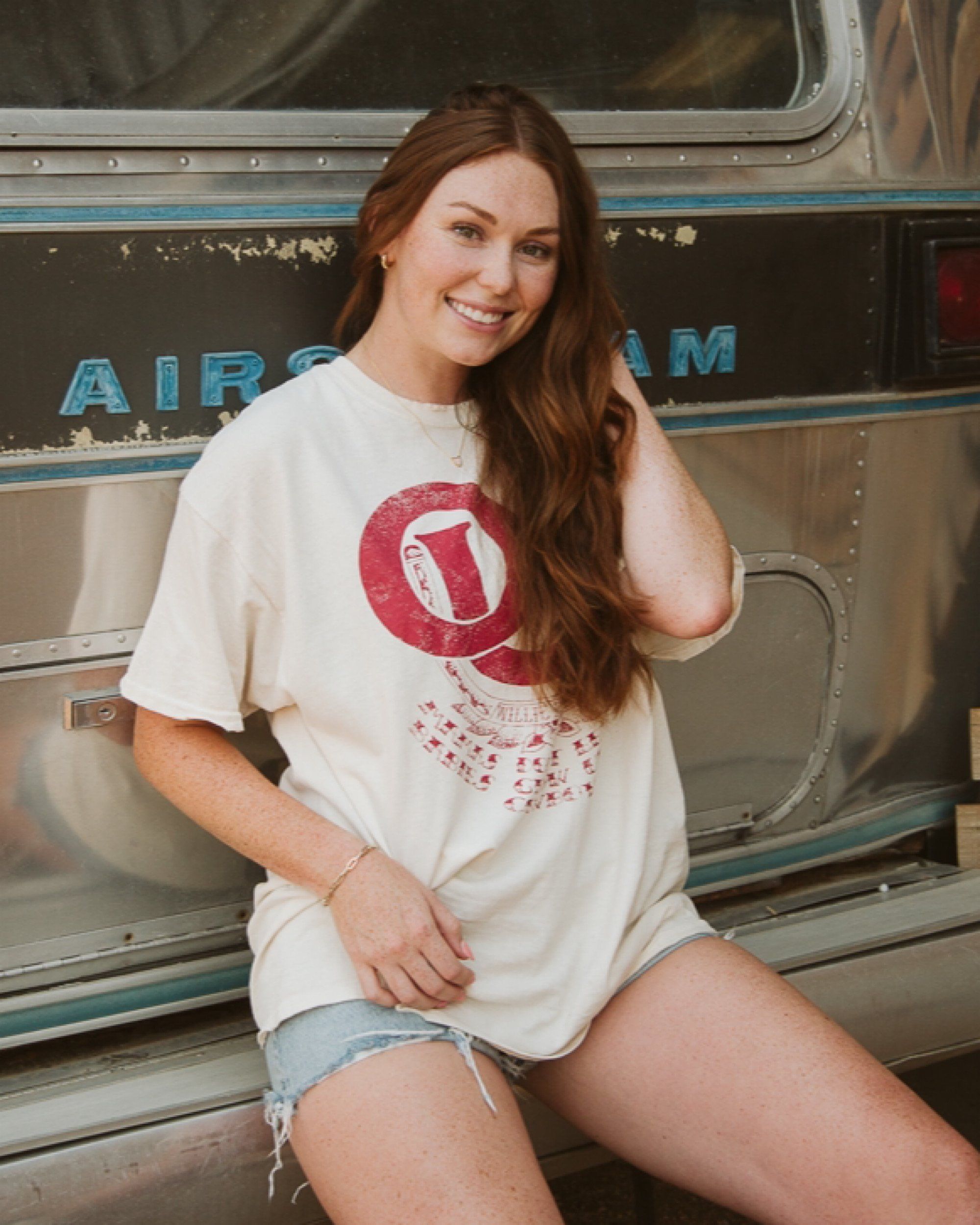 Willie Nelson OU Mama's Off White Thrifted Tee - shoplivylu