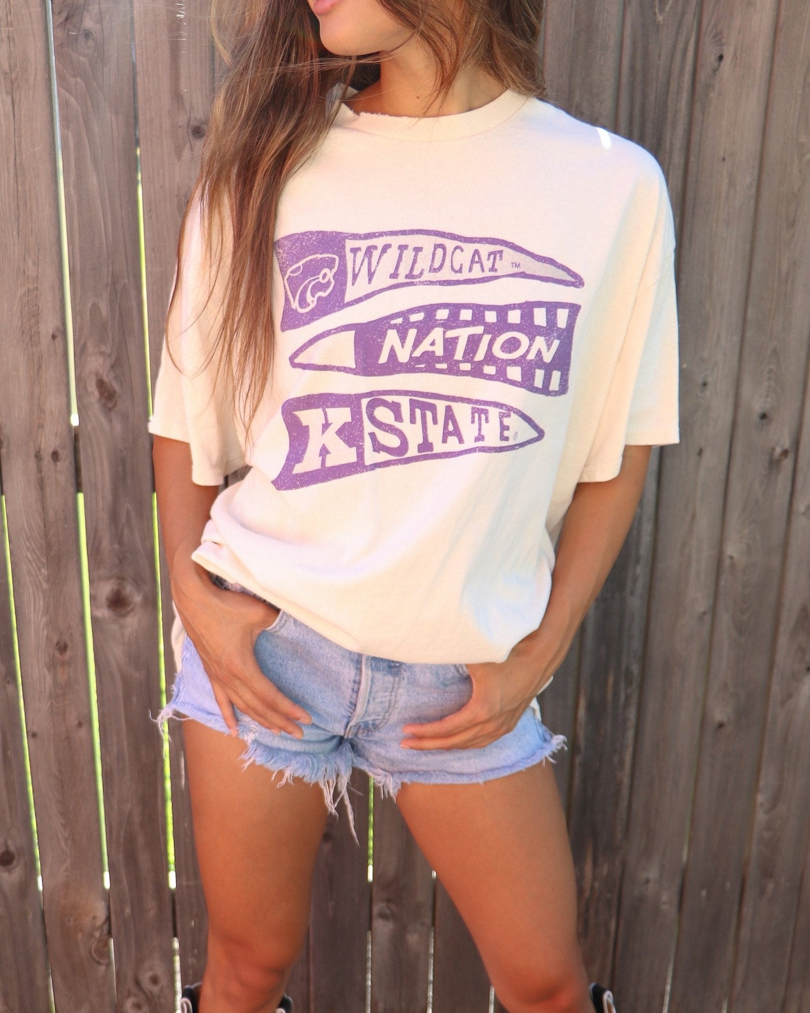 KSU Wildcats Pennant Off White Thrifted Tee - shoplivylu