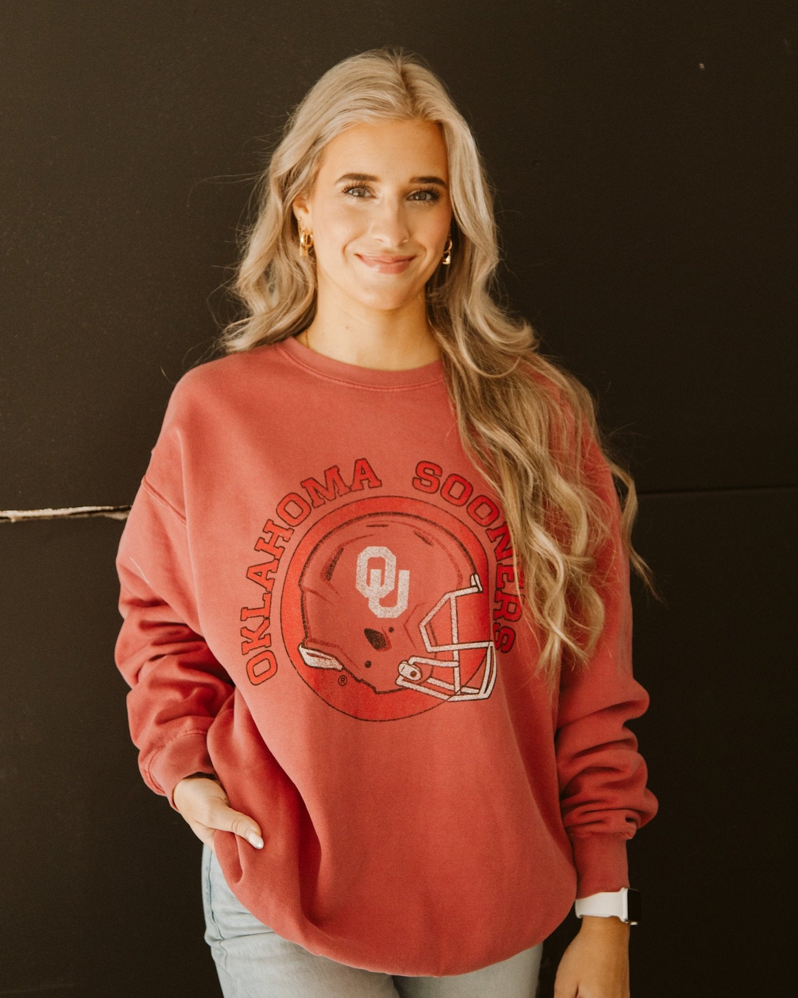 OU Sooners Helmet Circle Crimson Sweatshirt - shoplivylu