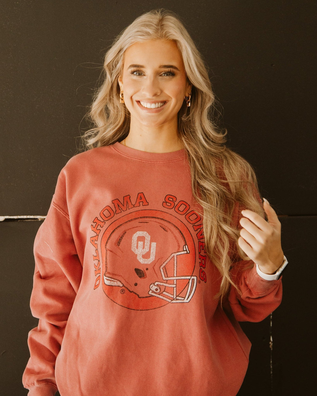 OU Sooners Helmet Circle Crimson Sweatshirt - shoplivylu