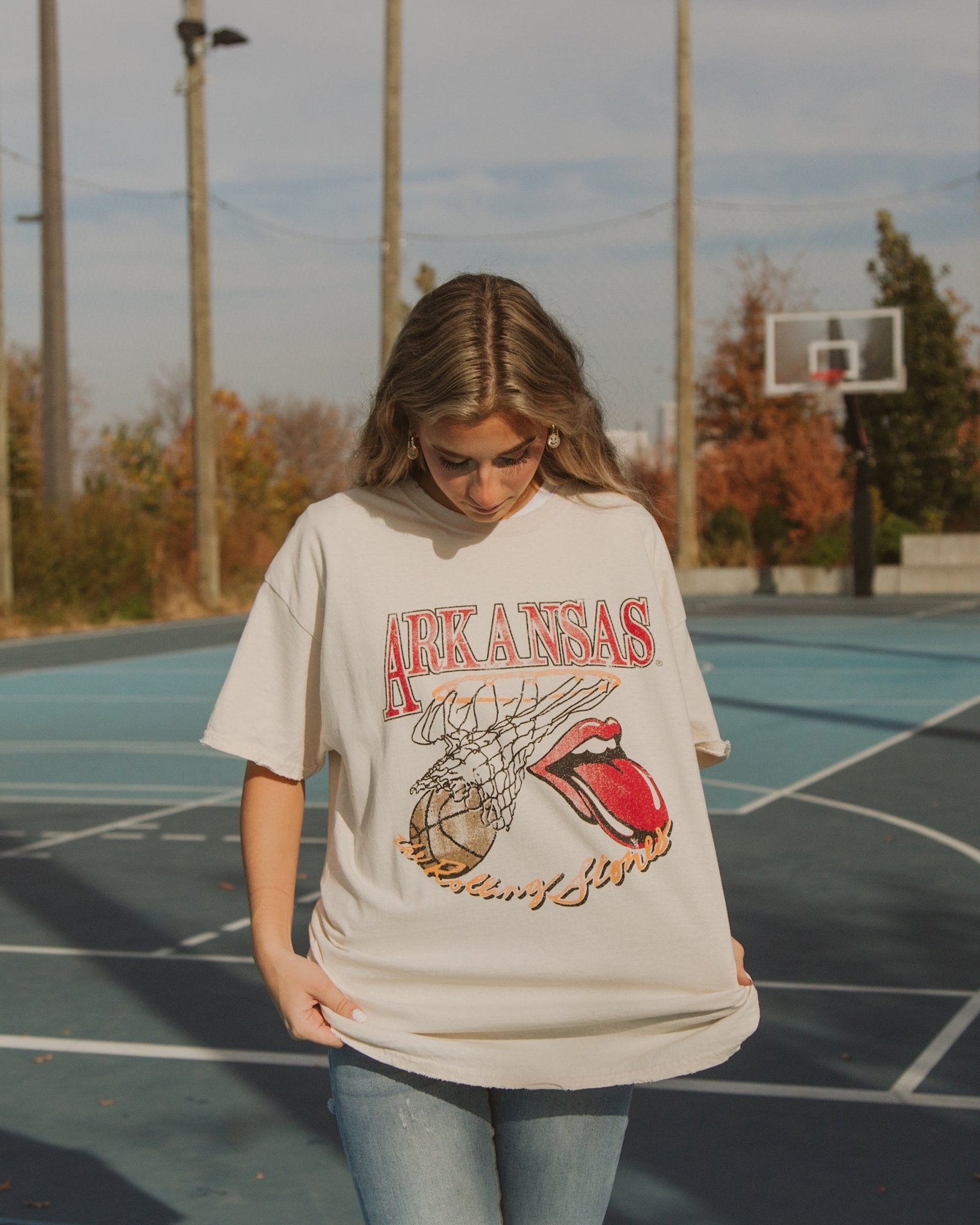 Rolling Stones Arkansas Basketball Net Off White Thrifted Tee - shoplivylu