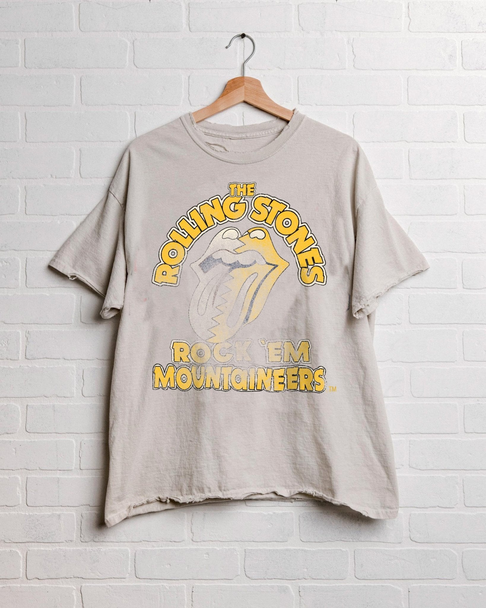 Rolling Stones Rock 'Em Mountaineers Off White Thrifted Tee - shoplivylu