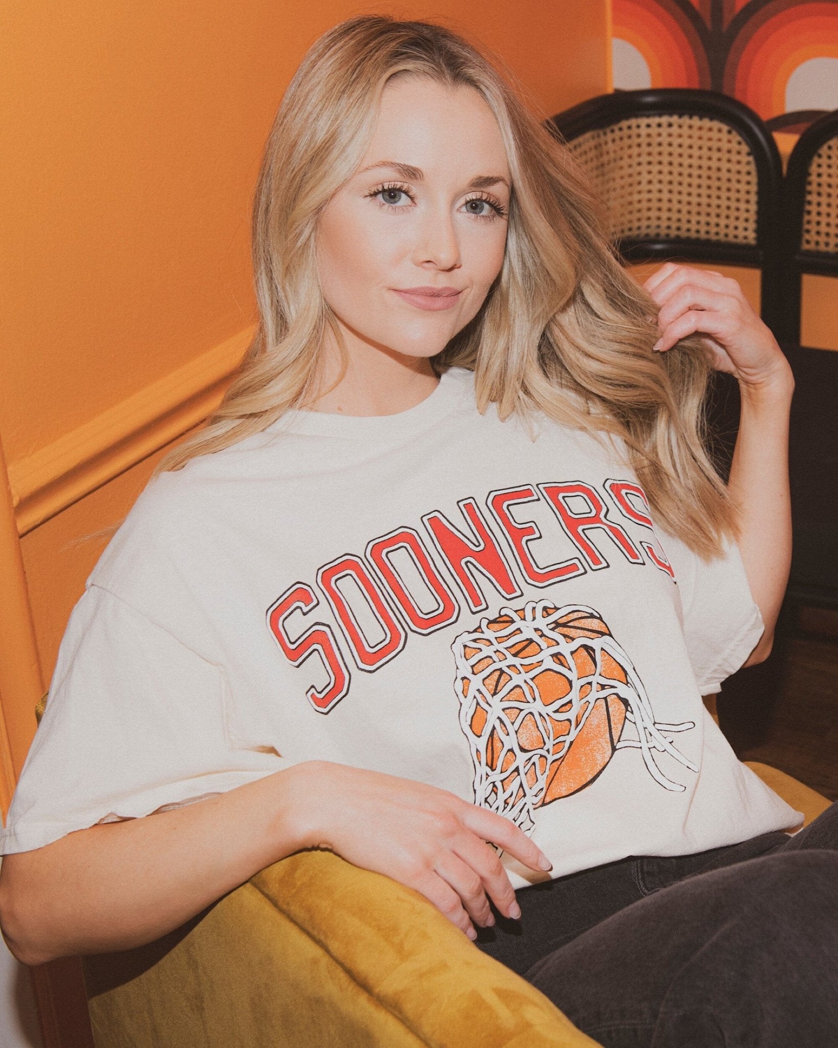 Sooners Basketball Fling Puff Ink Off White Thrifted Tee - shoplivylu