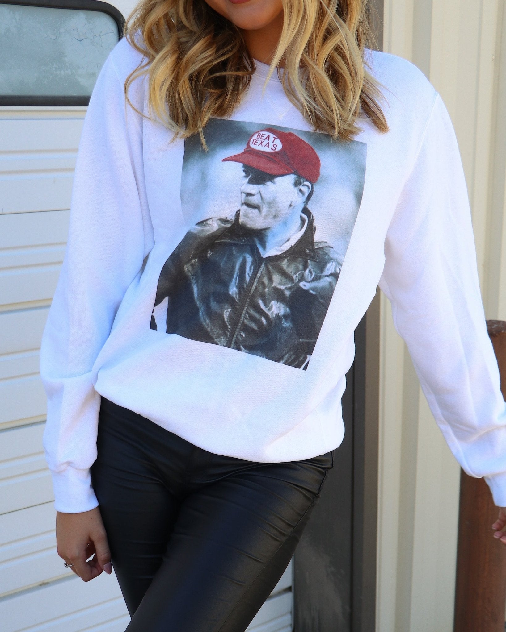 Switzer Beat Texas Pic White Sweatshirt - shoplivylu